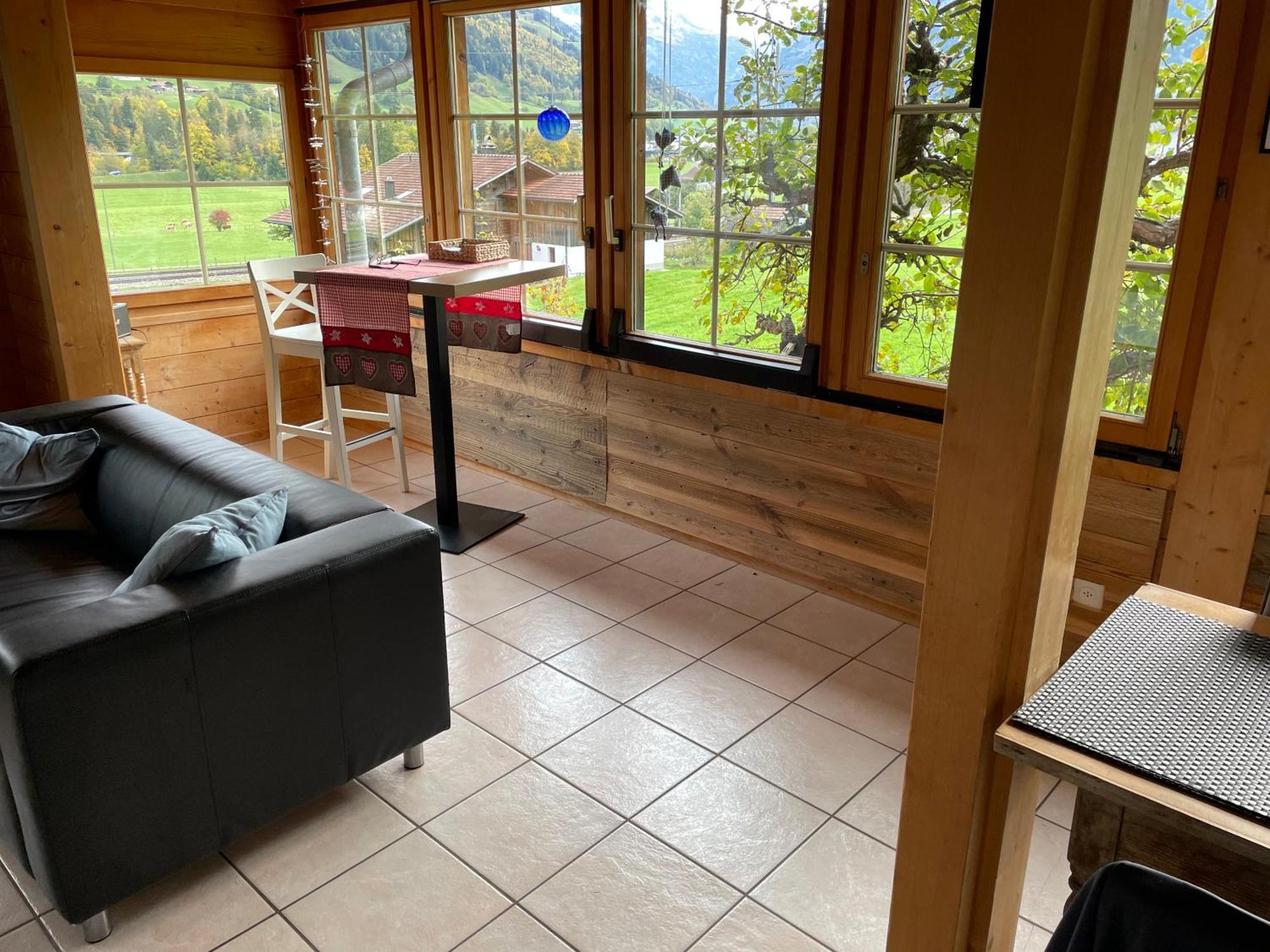 Edelweiss 4 Zi Ferienwohnung In Landhaus Frutigen Ngoại thất bức ảnh