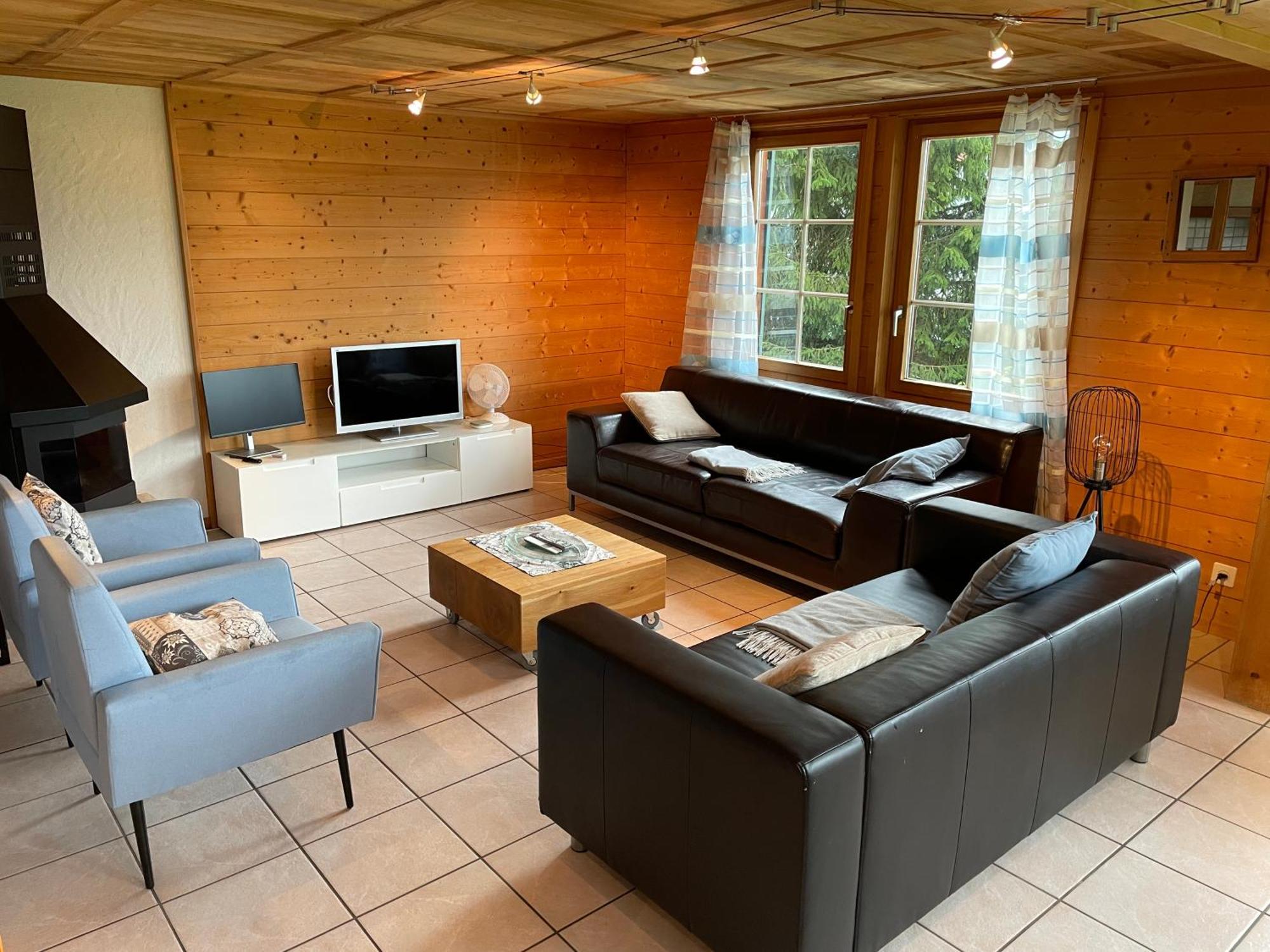 Edelweiss 4 Zi Ferienwohnung In Landhaus Frutigen Ngoại thất bức ảnh